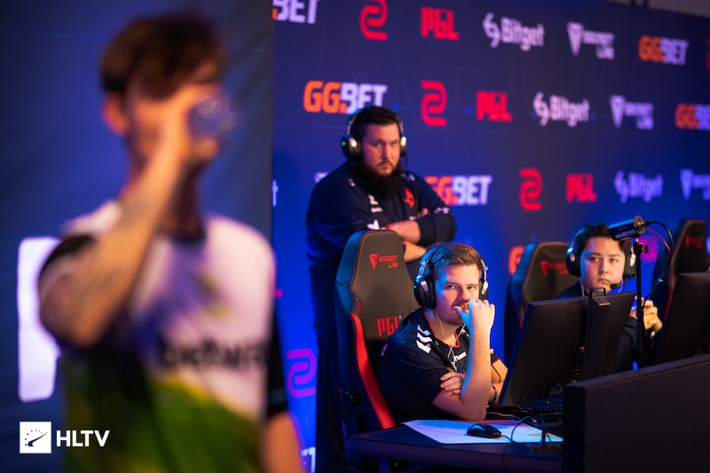 的风口浪尖 的风口浪尖