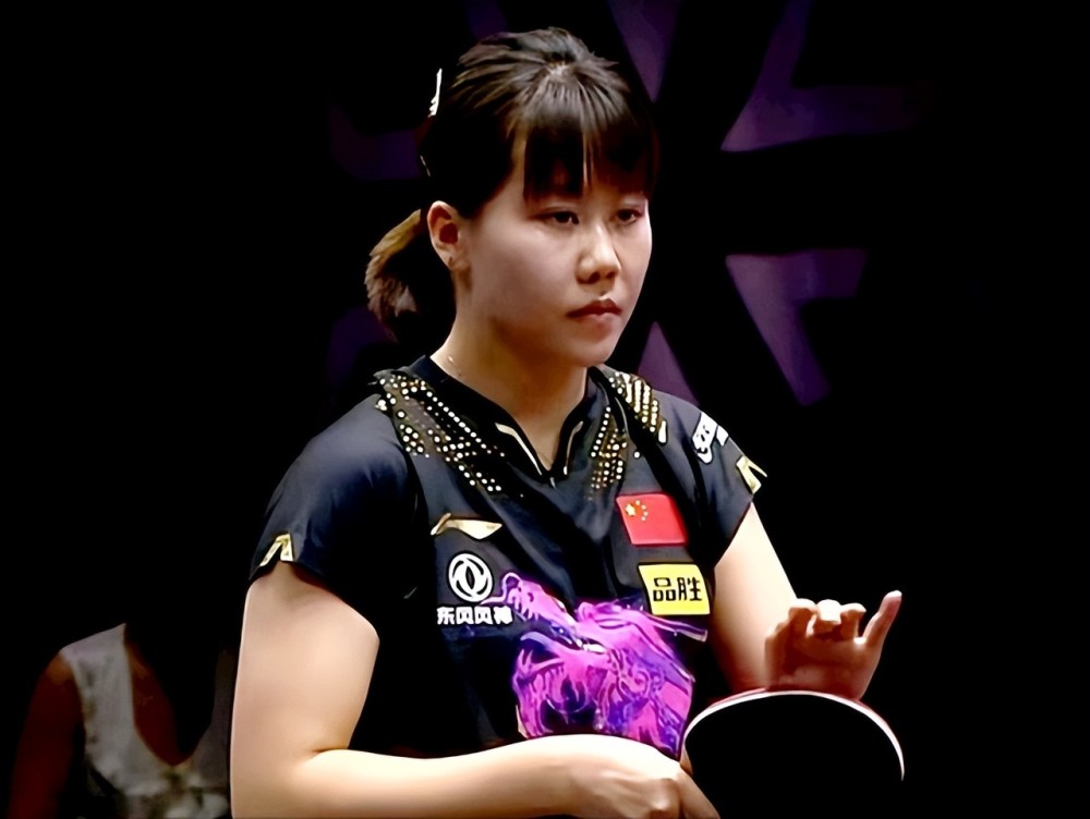 崭露头角的 崭露头角的