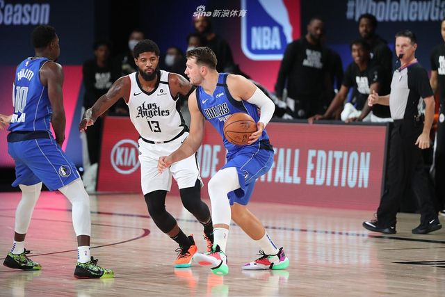 挥詹姆斯和 挥詹姆斯和